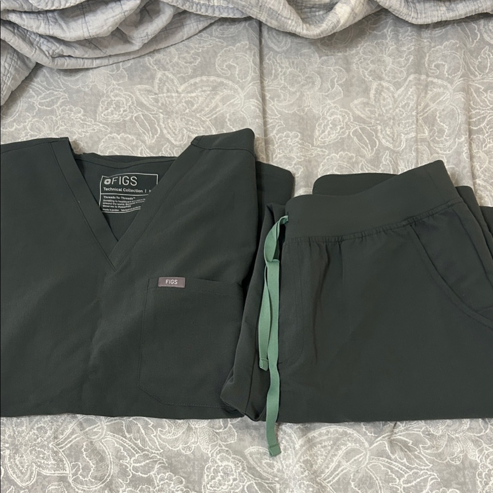 Figs Women's Dark Green Track Pants & Scrub Top Set with Mint Drawstring